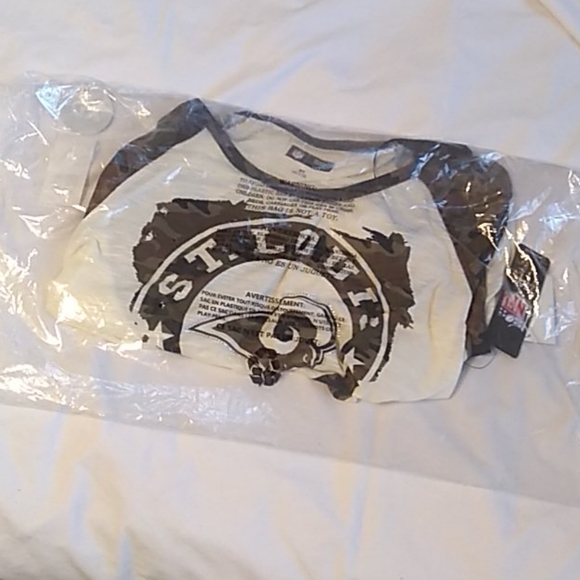 Throwback St. Louis Rams G-III 4Her Camo Sleeve T-Shirt - Picture 10 of 10